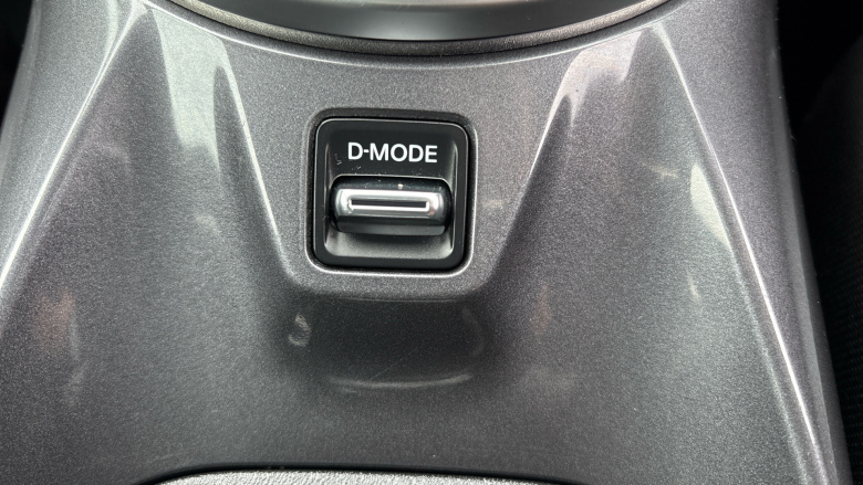 Nissan Juke 1.0 DiG-T 114 N-Connecta 5dr DCT Petrol Hatchback